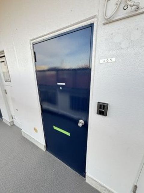 ＪＲ総武線 本八幡駅 徒歩13分 3階建 築46年の玄関写真