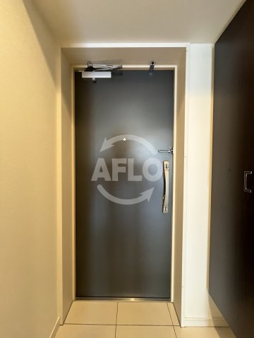 玄関　パークフラッツ江坂　玄関