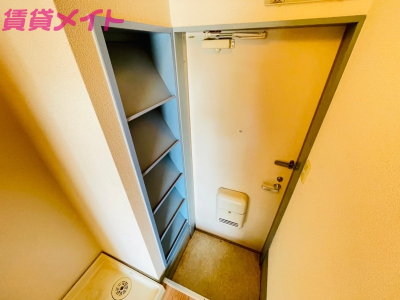 玄関　別部屋参考写真です