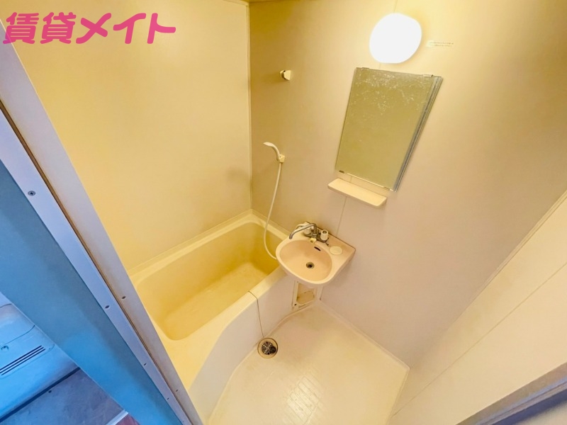 バス・シャワールーム　別部屋参考写真です