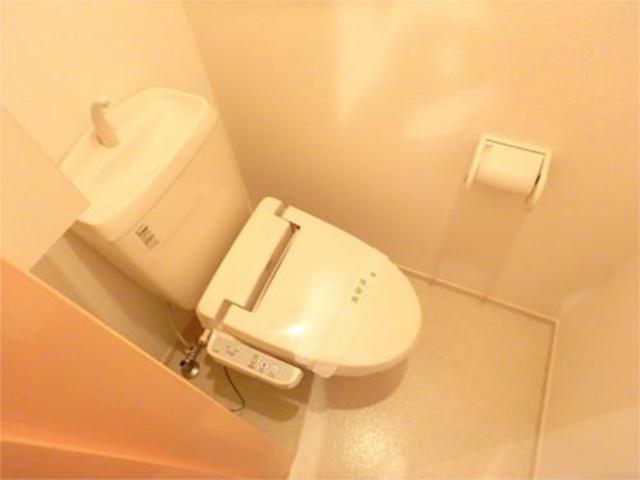 アルバータVIのトイレ写真