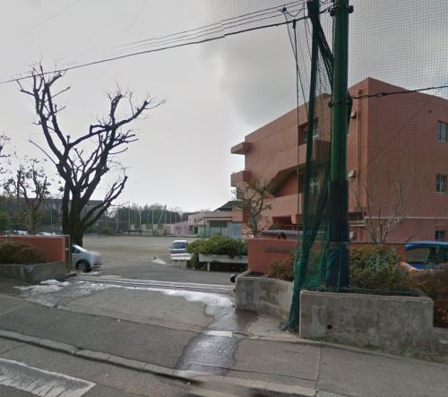 中学校　横浜市立荏田南中学校（中学校）まで1022m