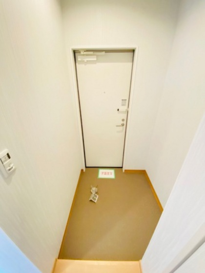 玄関　※別部屋の写真です