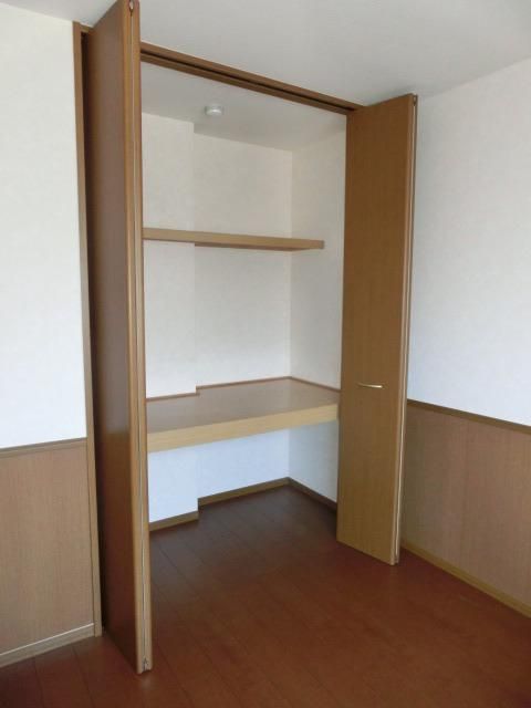 収納　収納スペース複数あり