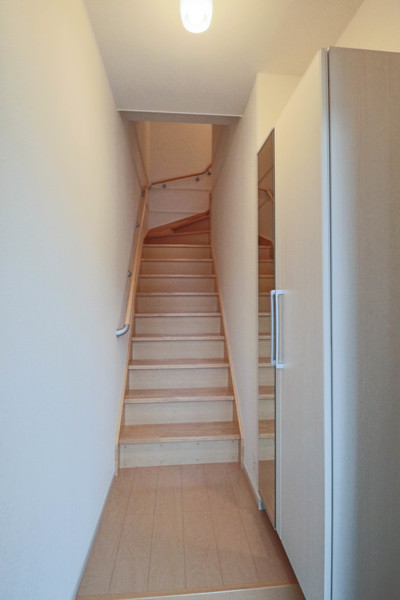 玄関　同じ建物の別のお部屋