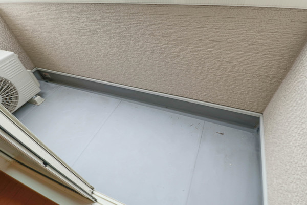 バルコニー　同じ建物の別のお部屋