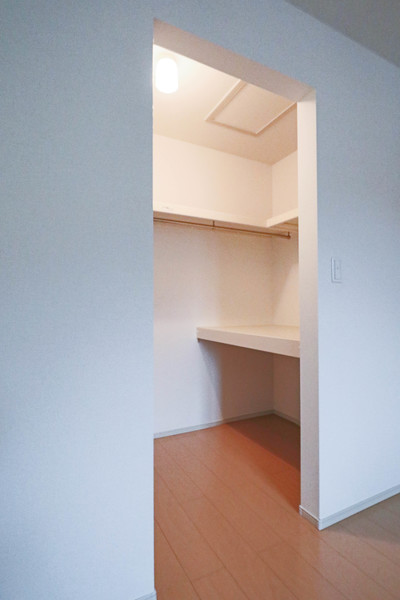 収納　同じ建物の別のお部屋