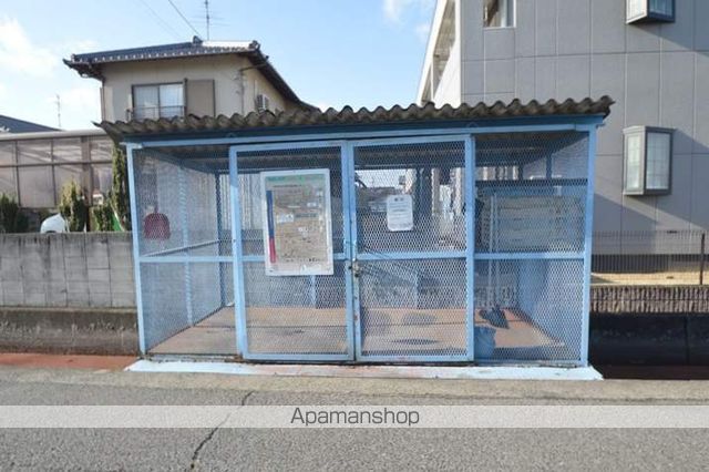 ロイヤルハイツ692の外観写真