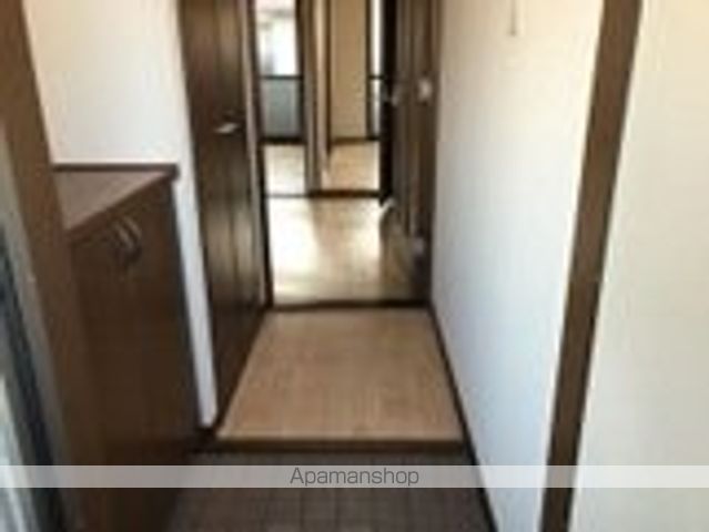 ロイヤルハイツ692の玄関写真
