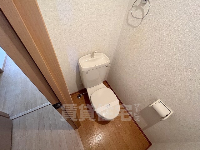 ＪＲ東海道本線 南草津駅 徒歩12分 2階建 築19年のトイレ写真