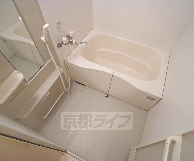 バス・シャワールーム　浴槽が広いです。
