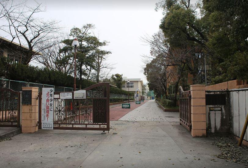 中学校　名古屋市立中学校 矢田中学校（中学校）まで1303m