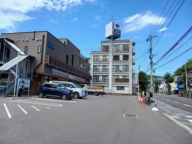コンビニ　セブンイレブン長崎若草町店（コンビニ）まで365m