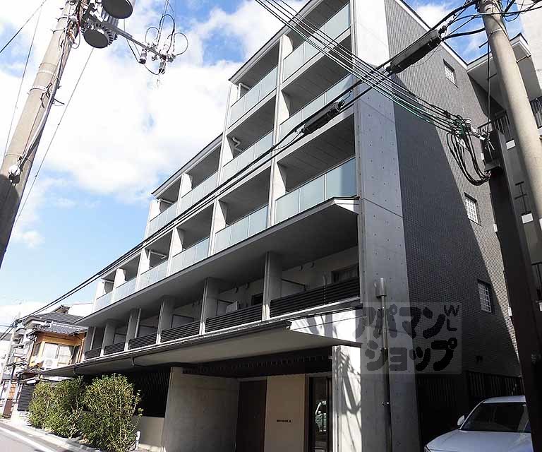 CREST TAPP京都二条の外観写真