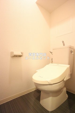 地下鉄御堂筋線 江坂駅 徒歩3分 11階建 築27年のトイレ写真