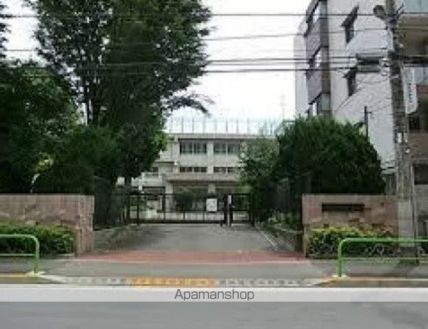 中学校　練馬区立中村中学校（中学校）まで585m