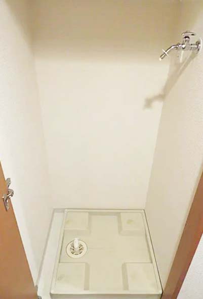 その他設備　★洗濯機置き場、扉付きで音も軽減★