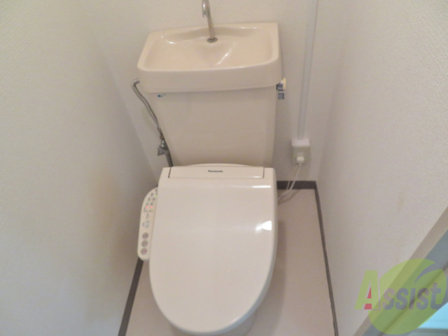 トイレ　ウォシュレット機能が付いていました。うれしい。。