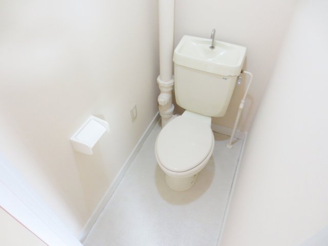 ＪＲ埼京線 武蔵浦和駅 徒歩25分 3階建 築48年のトイレ写真