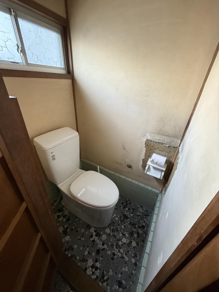 中央2丁目戸建てのトイレ写真
