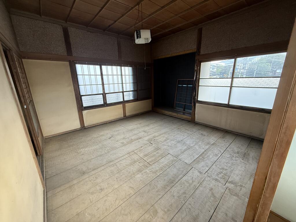 中央2丁目戸建ての居間写真