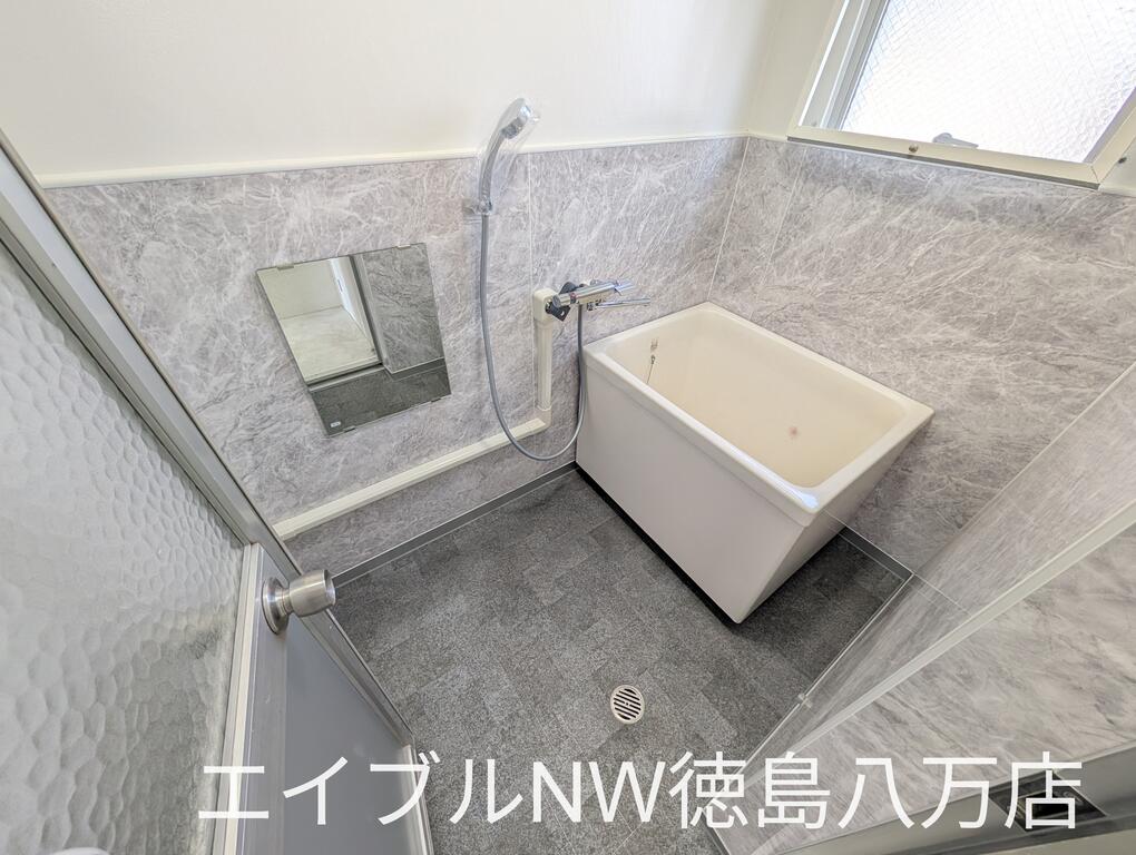 ＪＲ牟岐線 文化の森駅 徒歩13分 4階建 築50年の風呂写真
