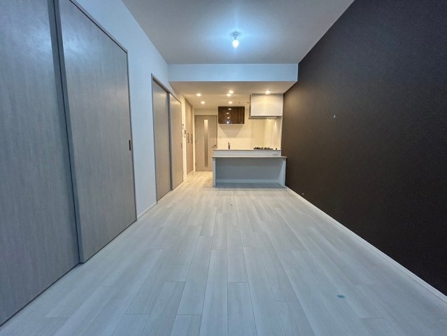 スプランディッド新大阪VIIの居間写真