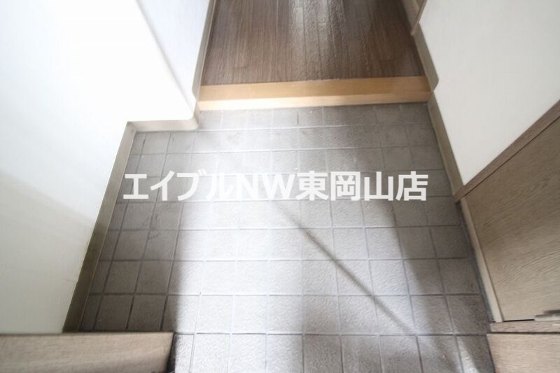 玄関　同物件別部屋の写真です