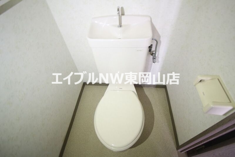 トイレ　同物件別部屋の写真です