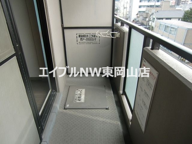 バルコニー　同物件別部屋の写真です
