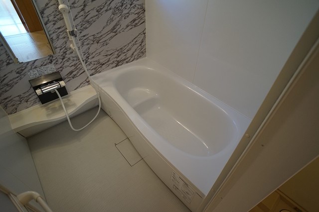 バス・シャワールーム　レーベンハウス桶川店へ　048-787-5511