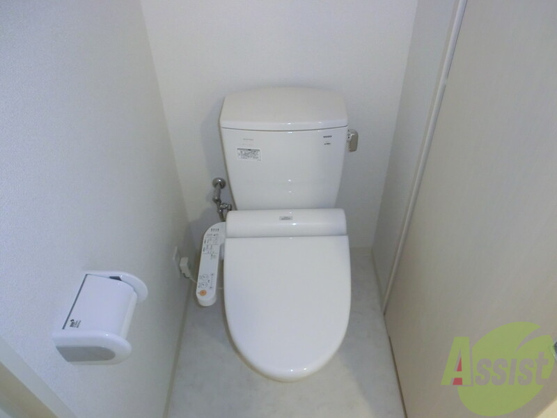 トイレ　ウォシュレットつきのきれいなトイレです