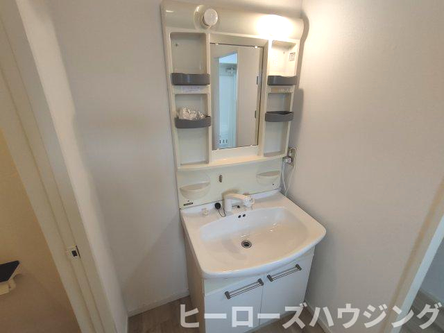 洗面設備　※同タイプの写真となり、実際のお部屋とは異なる場合があります