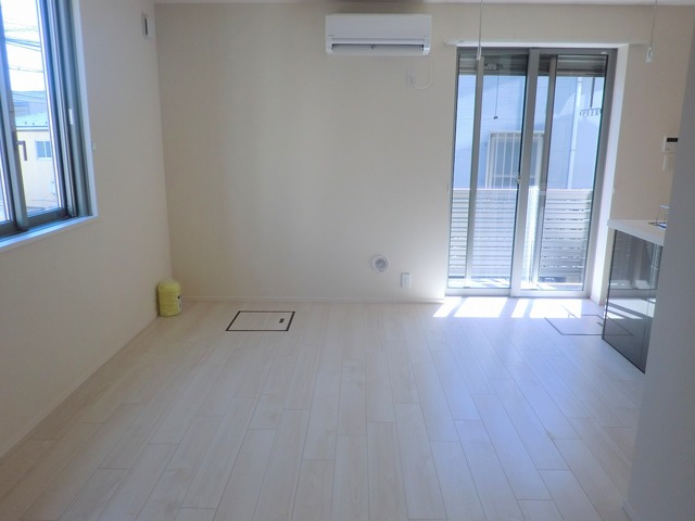 居室・リビング　★キレイなフローリングの角部屋です★