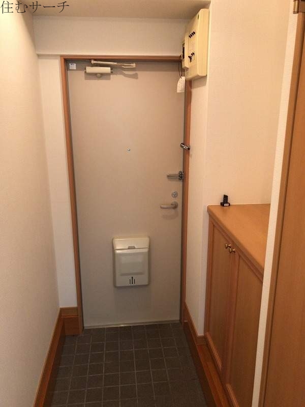 メゾン三幸の玄関写真