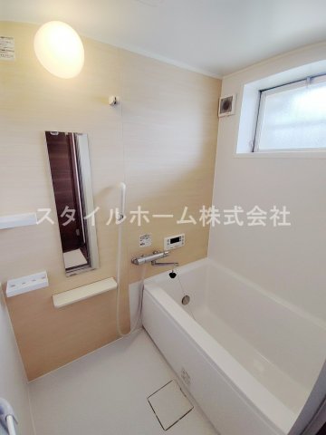 バス・シャワールーム　別部屋写真です。