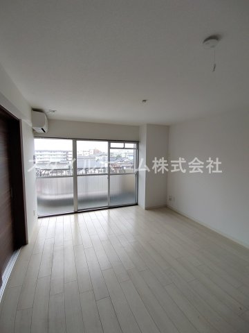 居室・リビング　別部屋写真です。