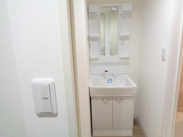 洗面設備　未完成のため同ハウスメーカーの室内写真