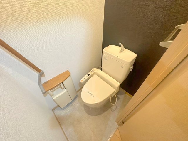 トイレ　綺麗なトイレにはウォシュレット標準装備です。