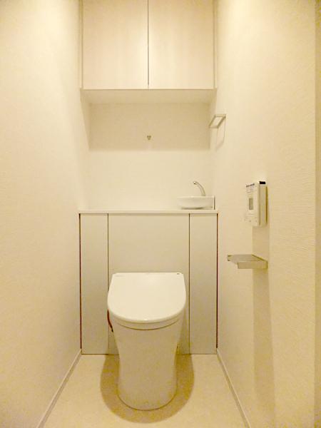 東京メトロ千代田線 赤坂駅 徒歩3分 9階建 築15年のトイレ写真