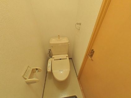 ＪＲ山陽本線 岡山駅 徒歩15分 10階建 築23年のトイレ写真