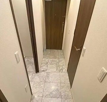 玄関　参考写真：別部屋タイプ