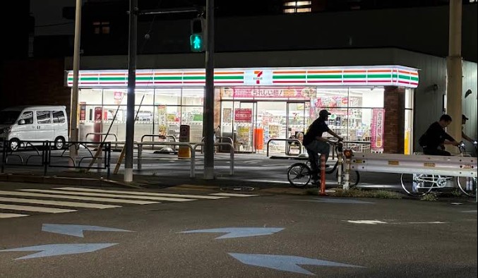 コンビニ　セブンイレブン豊島南長崎6丁目店（コンビニ）まで273m