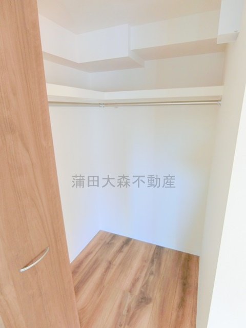 収納　洋室5.6帖の収納　ウォークインクローゼット