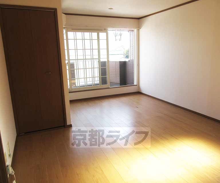 居室・リビング　日当たりのいいお部屋です！