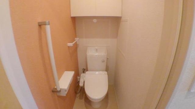 トイレ　落ち着いたトイレです
