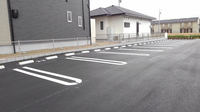 駐車場　車をお持ちの方に嬉しい駐車場付きの物件です