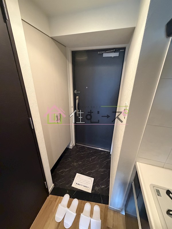 アーデンタワー西本町の玄関写真