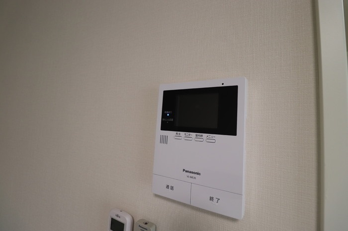 セキュリティ　モニター付きインターホン