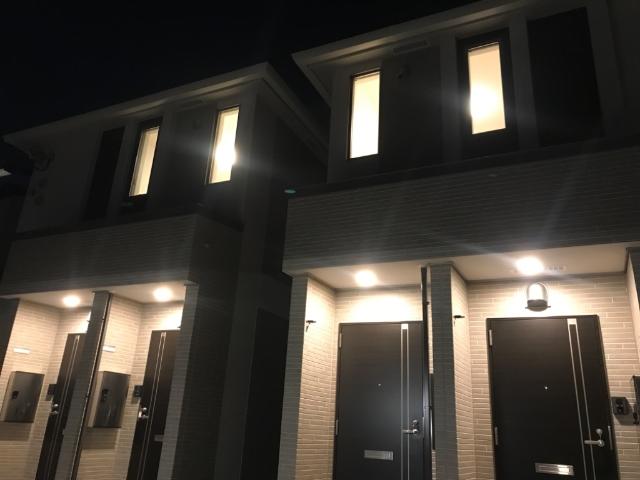 建物外観　外観写真（夜）